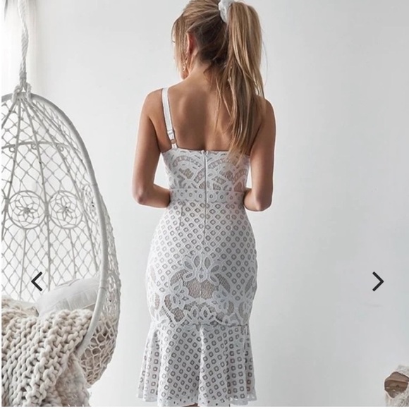 Two sisters The Label Floral Lace Ella Cocktail Party Dress Size 6 - Picture 2 of 11